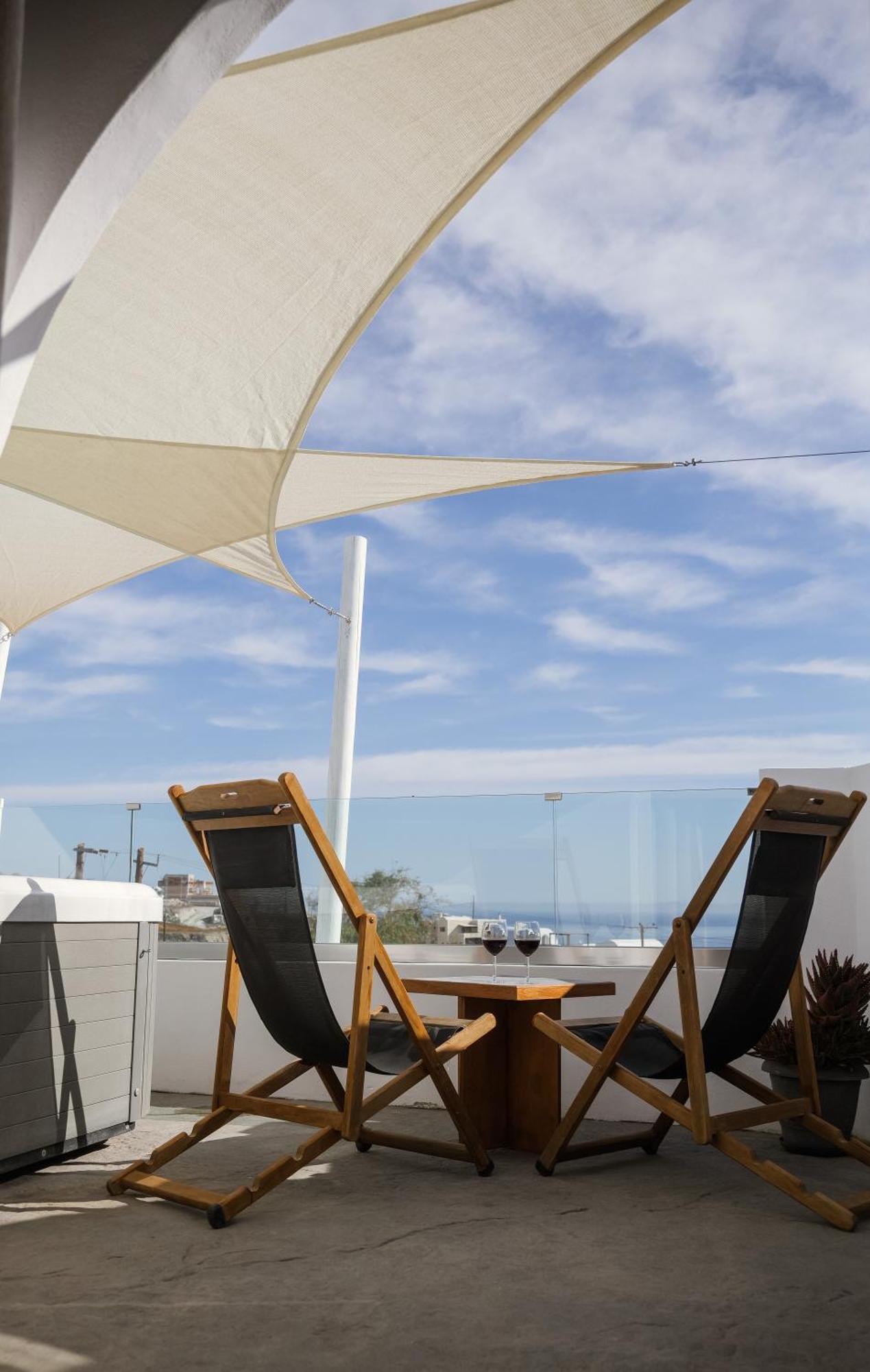 Valery Suites Φηρά Εξωτερικό φωτογραφία